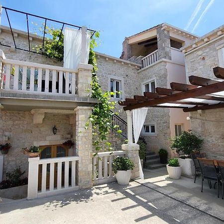 Stone House Apartments Didini Dvori Лумбарда Екстер'єр фото