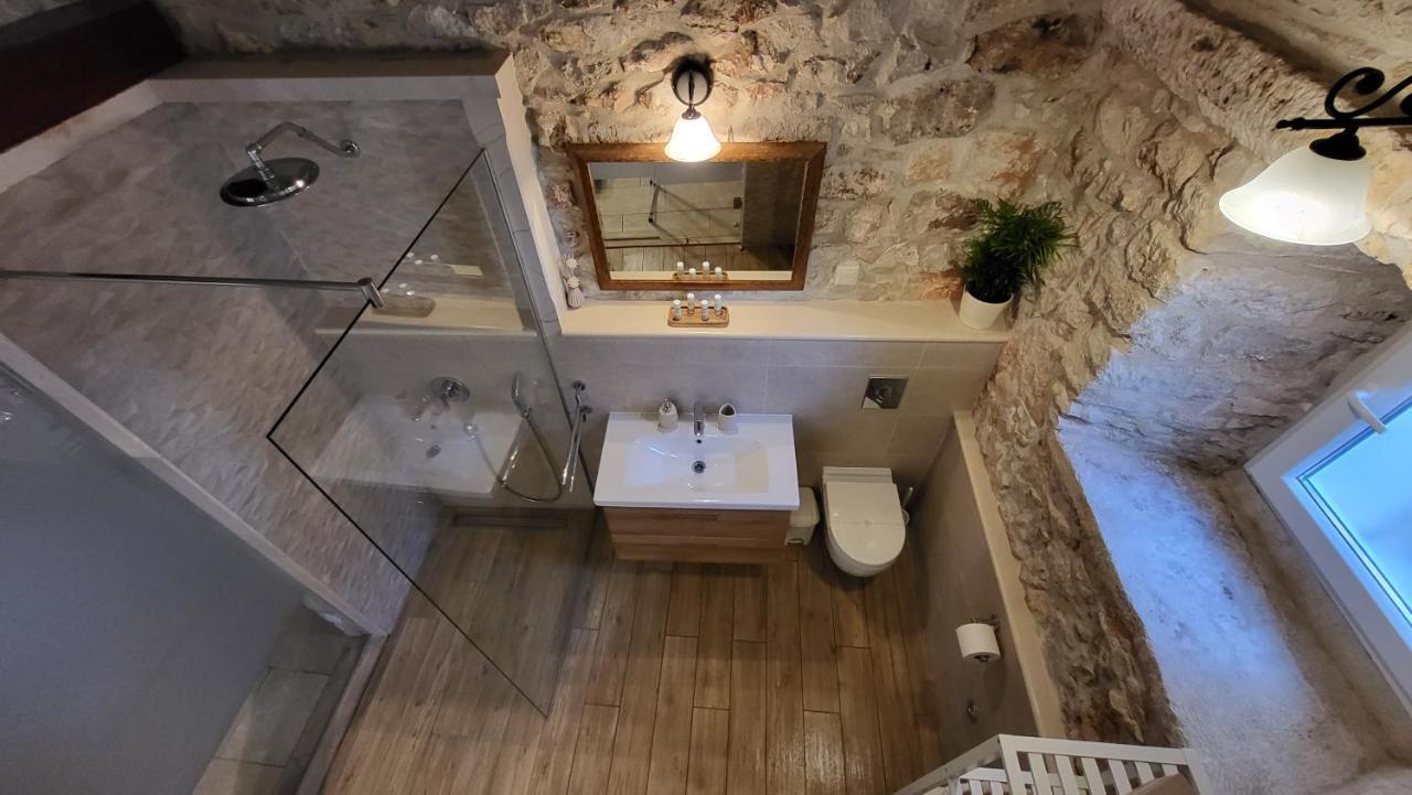 Stone House Apartments Didini Dvori Лумбарда Екстер'єр фото
