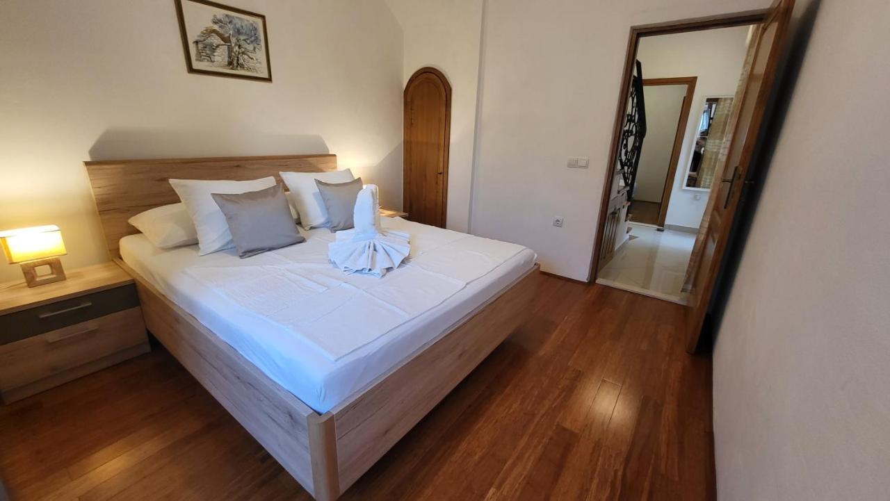 Stone House Apartments Didini Dvori Лумбарда Екстер'єр фото
