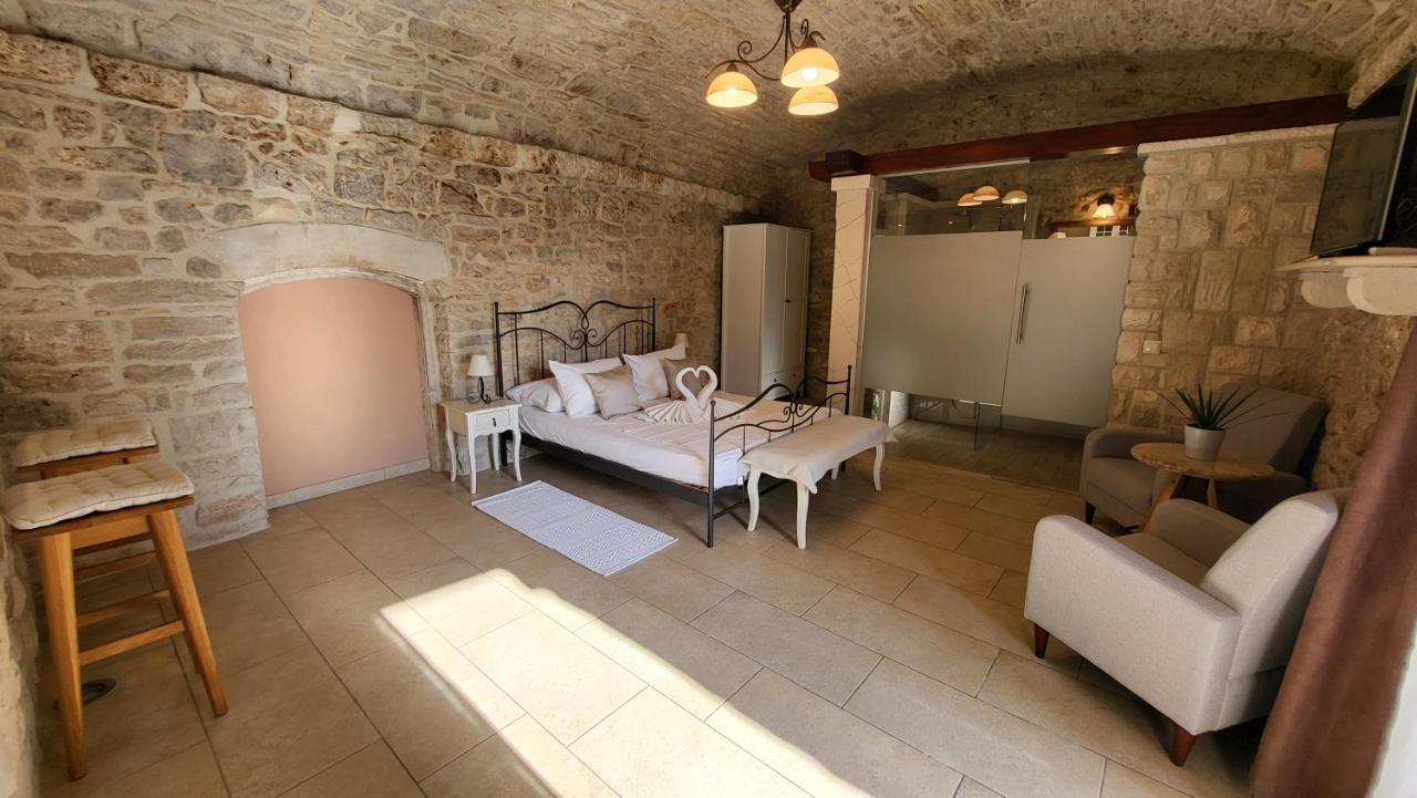 Stone House Apartments Didini Dvori Лумбарда Екстер'єр фото