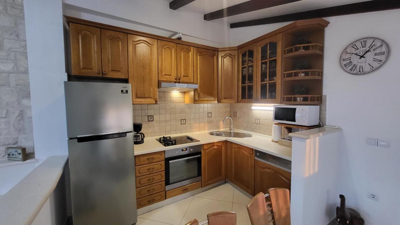 Stone House Apartments Didini Dvori Лумбарда Екстер'єр фото