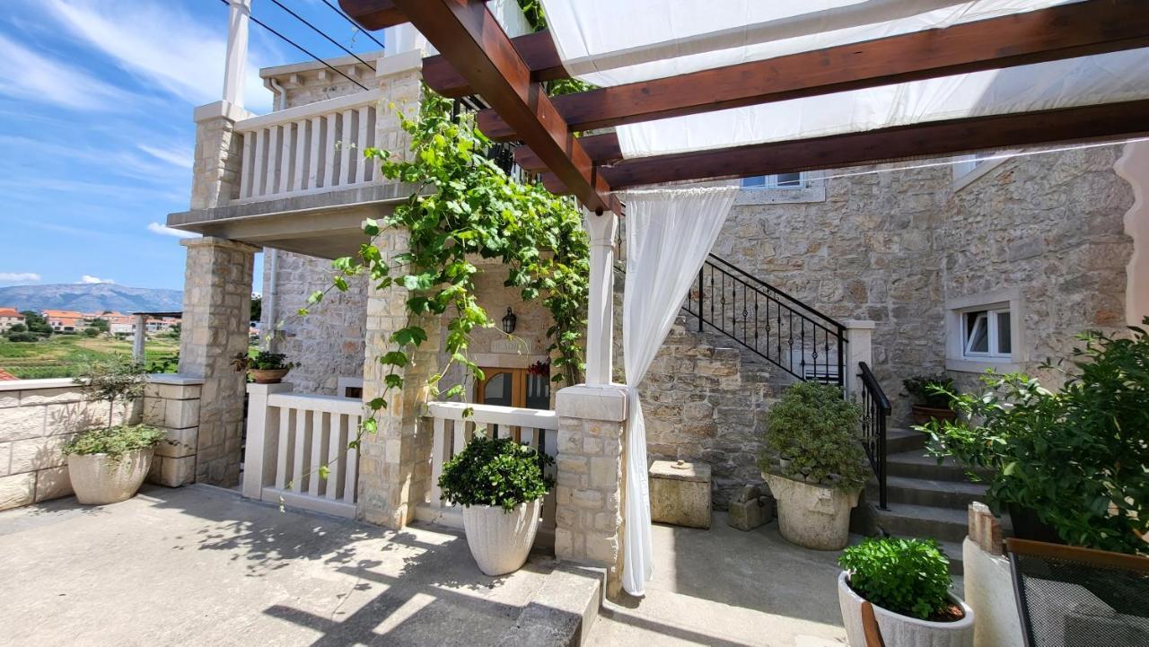 Stone House Apartments Didini Dvori Лумбарда Екстер'єр фото